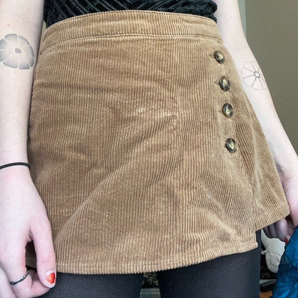 Tan corduroy skort 🤎📚 built in shorts! - Picture 3 of 8